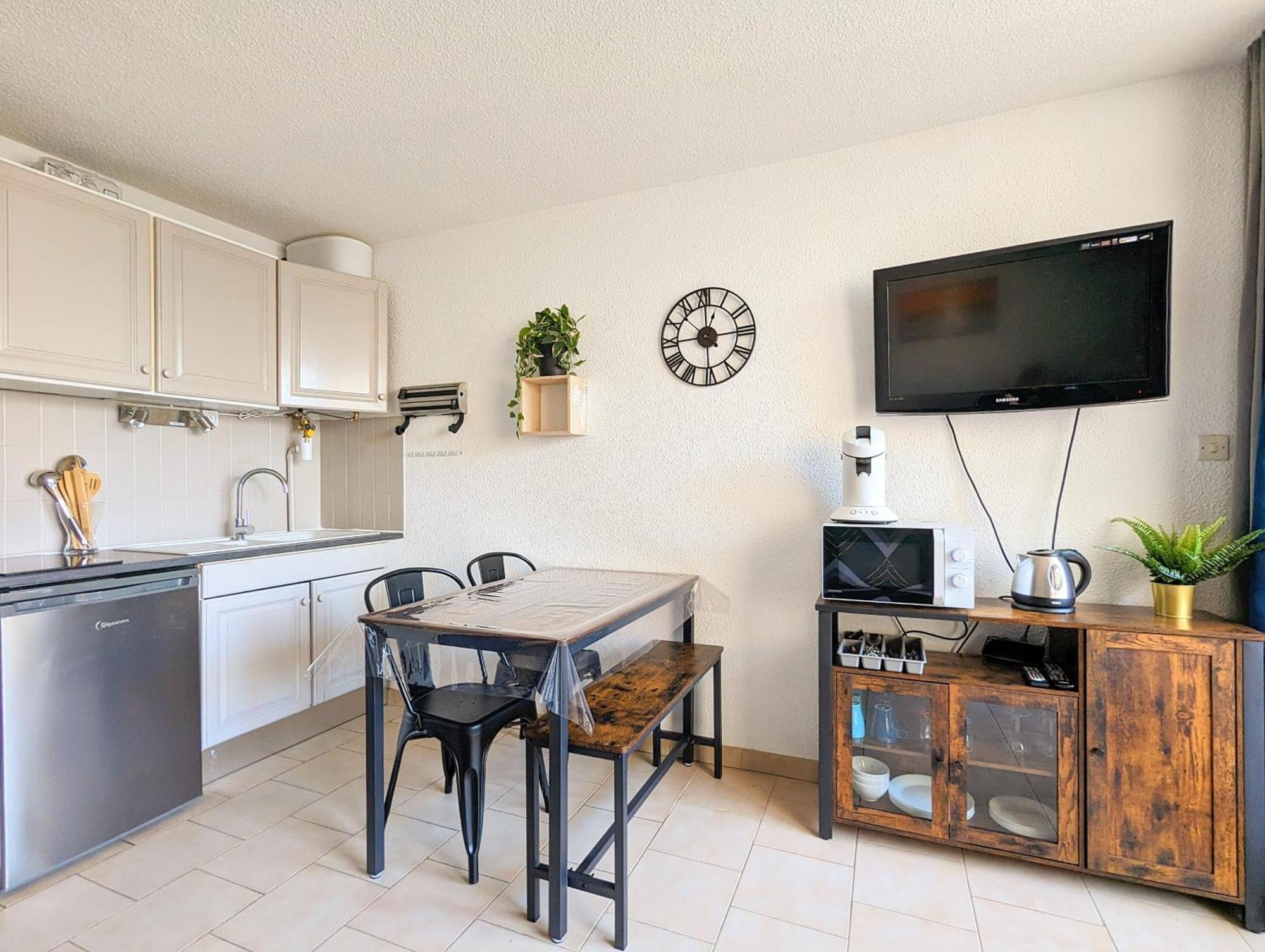 Apartment Au Calme + Parking Agde