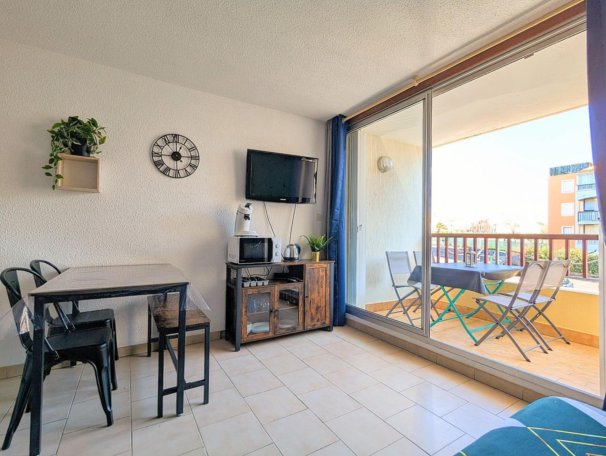 Au Calme + Parking Apartment Agde