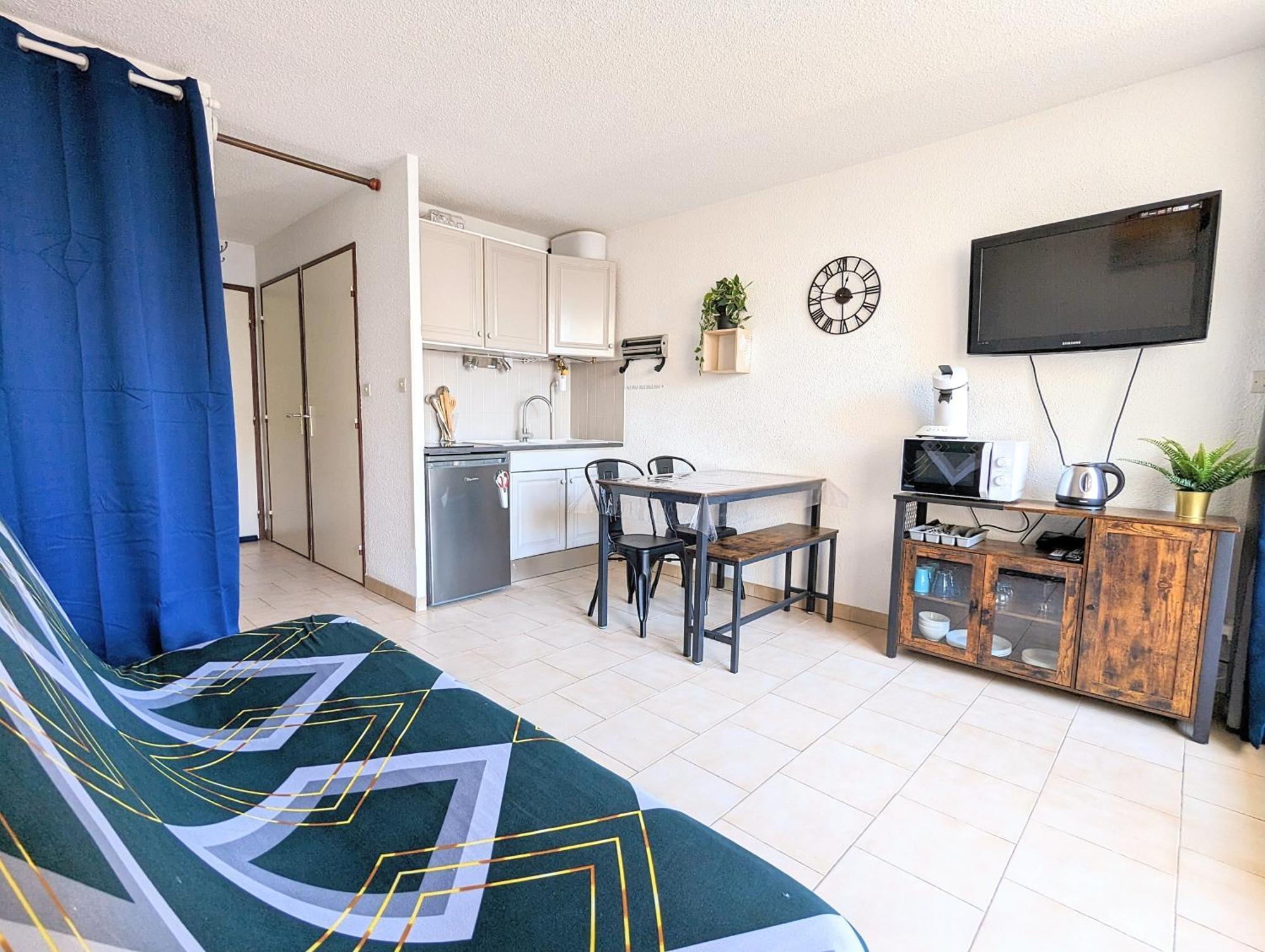 Au Calme + Parking Apartment Agde