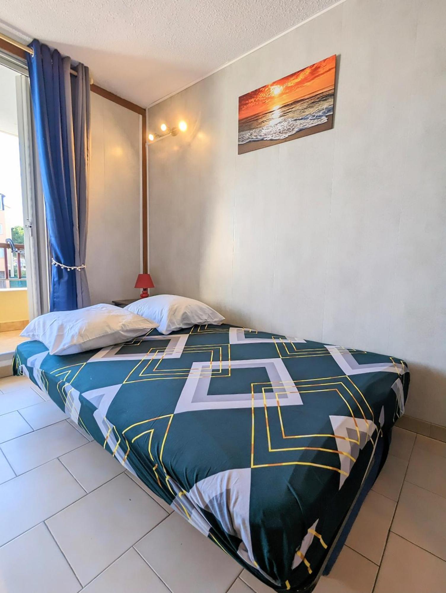 Au Calme + Parking Apartment Agde