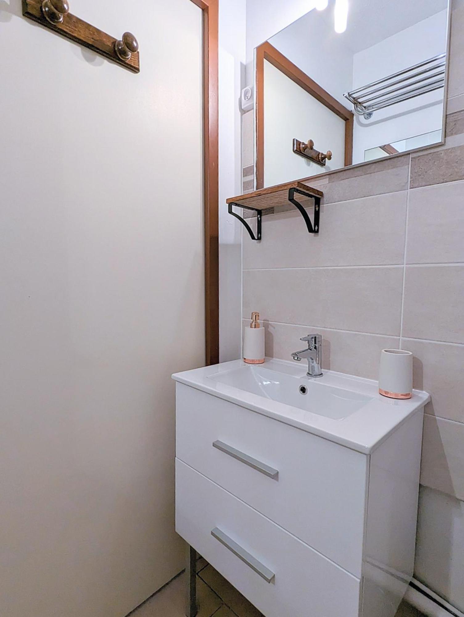 Au Calme + Parking Apartment Agde